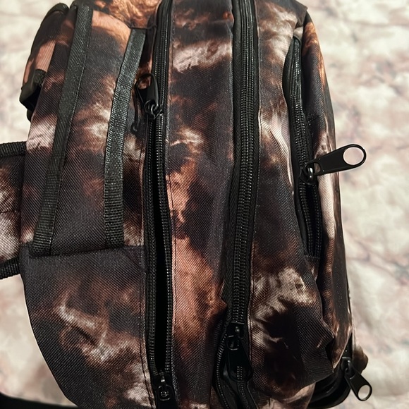 Backpack - Picture 4 of 12